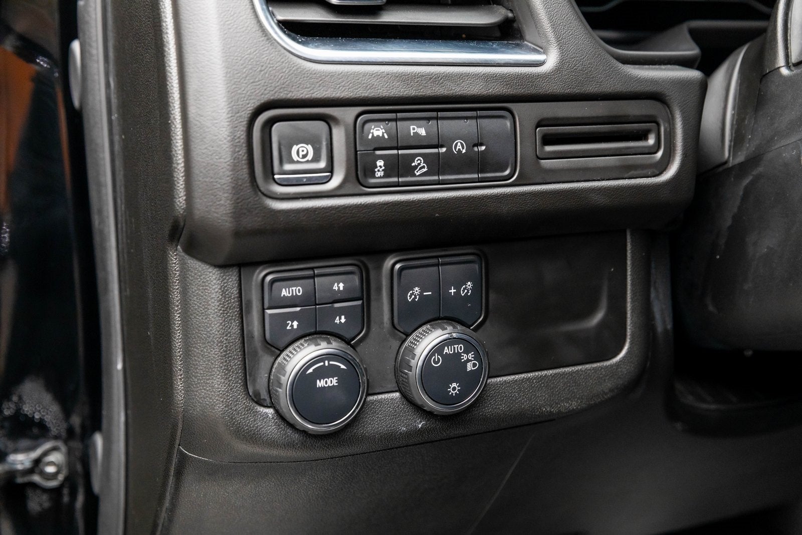 Chevrolet Suburban Premier 2024