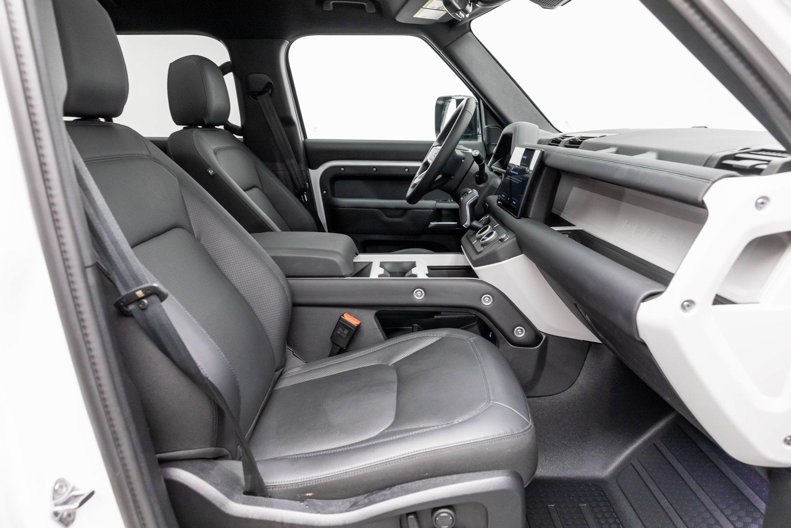 Land Rover Defender S 2025