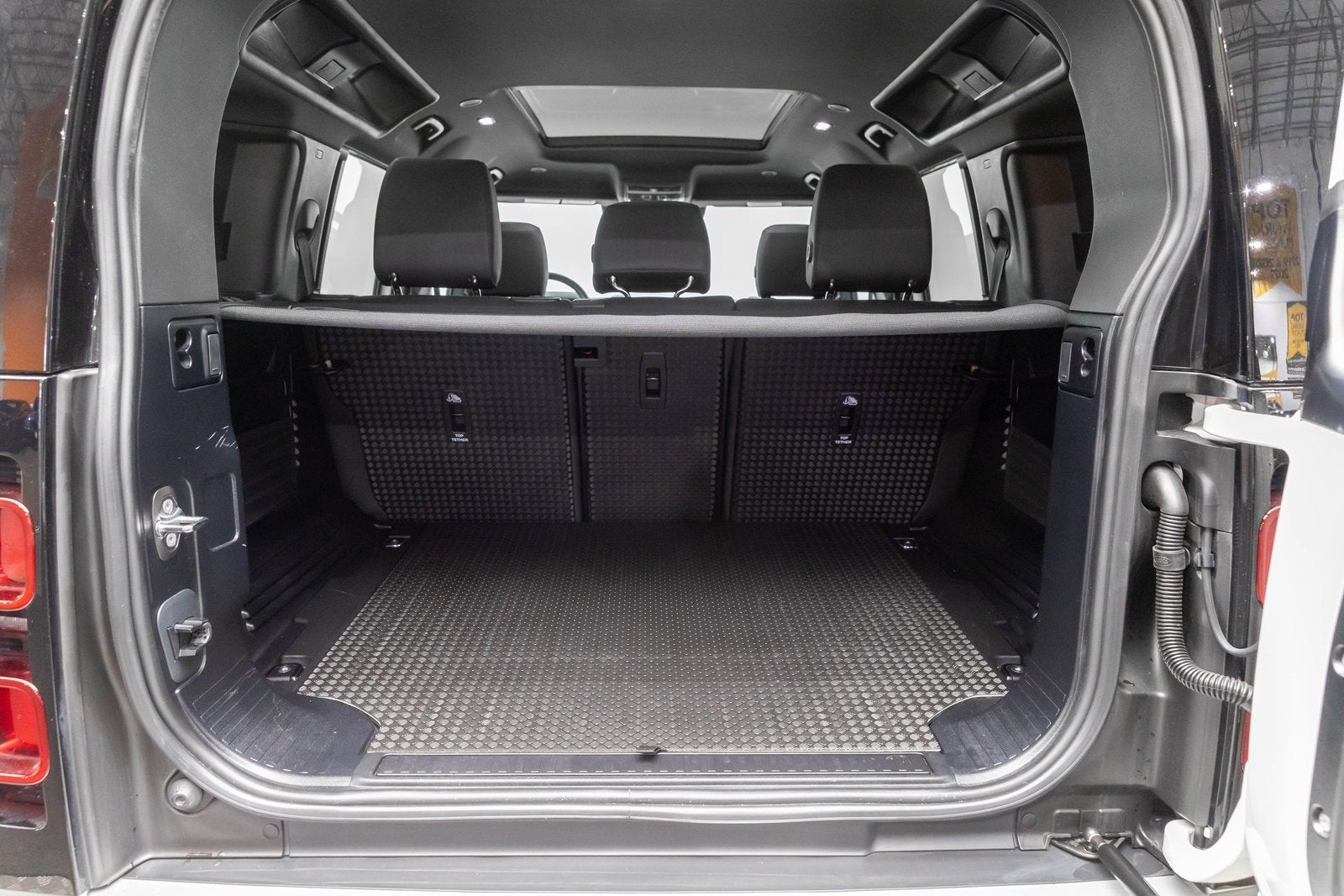 Land Rover Defender S 2025