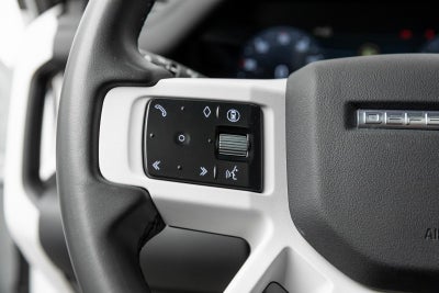 Land Rover Defender S 2025