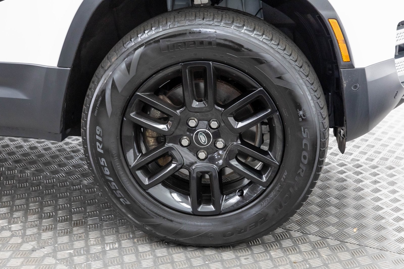 Land Rover Defender S 2025