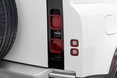 Land Rover Defender S 2025