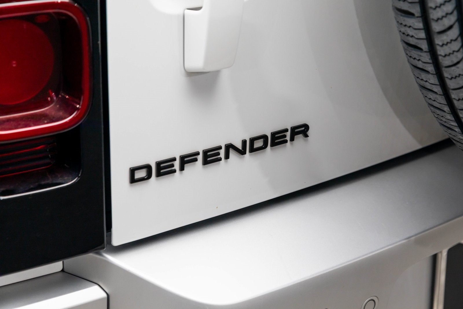 Land Rover Defender S 2025