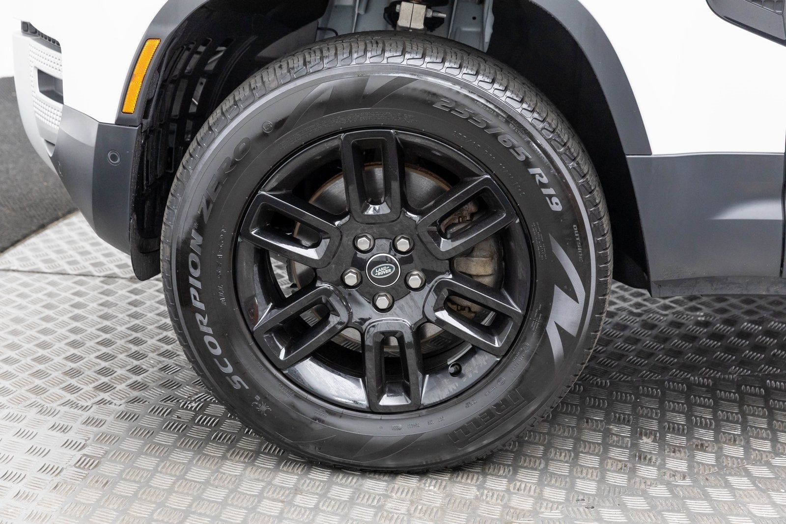 Land Rover Defender S 2025