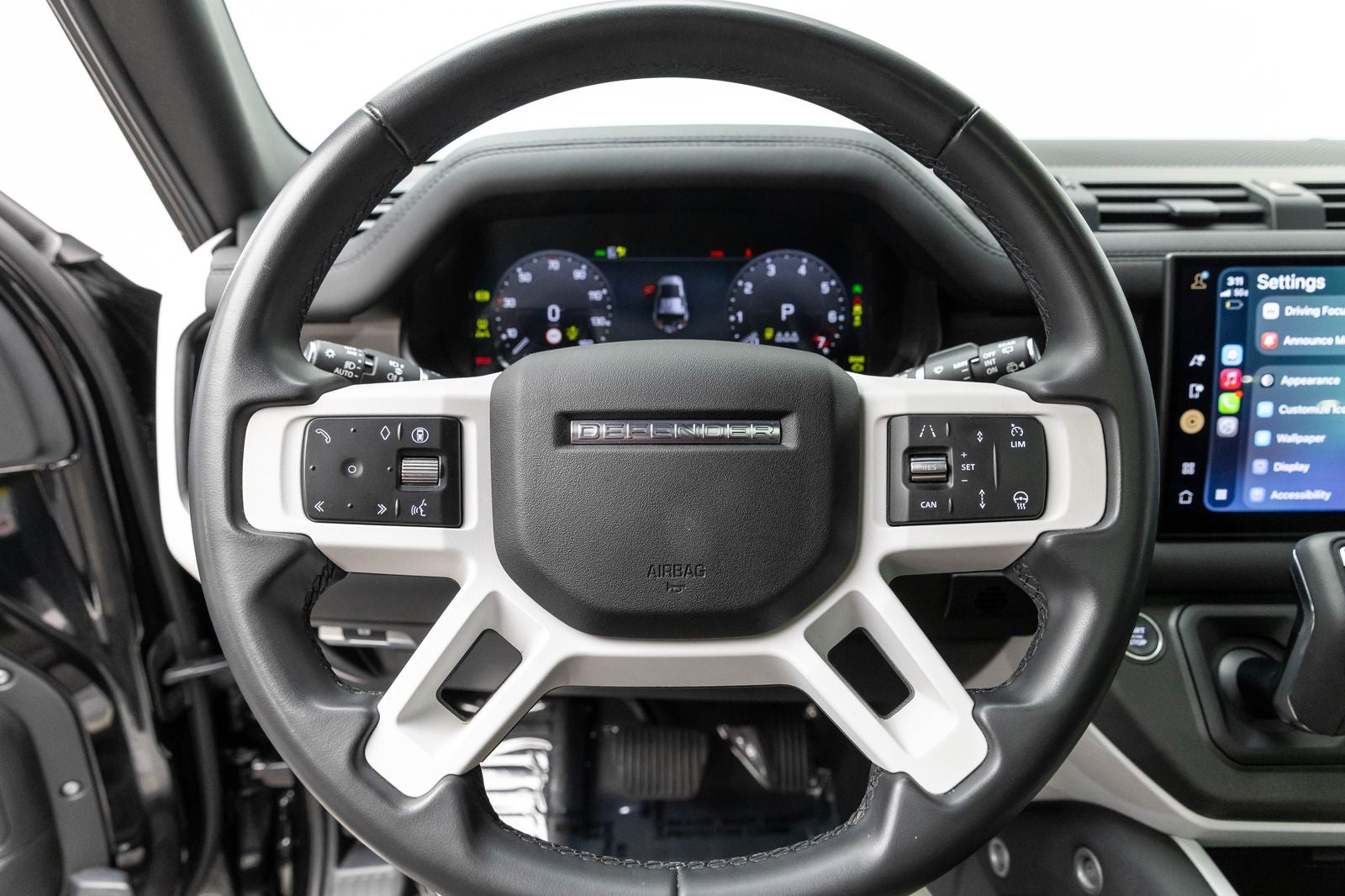 Land Rover Defender S 2025