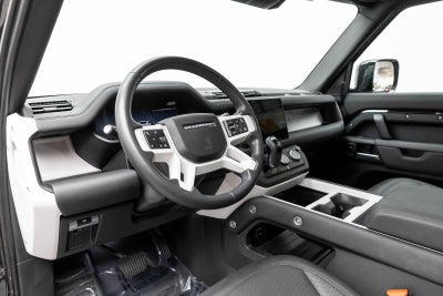 Land Rover Defender S 2025