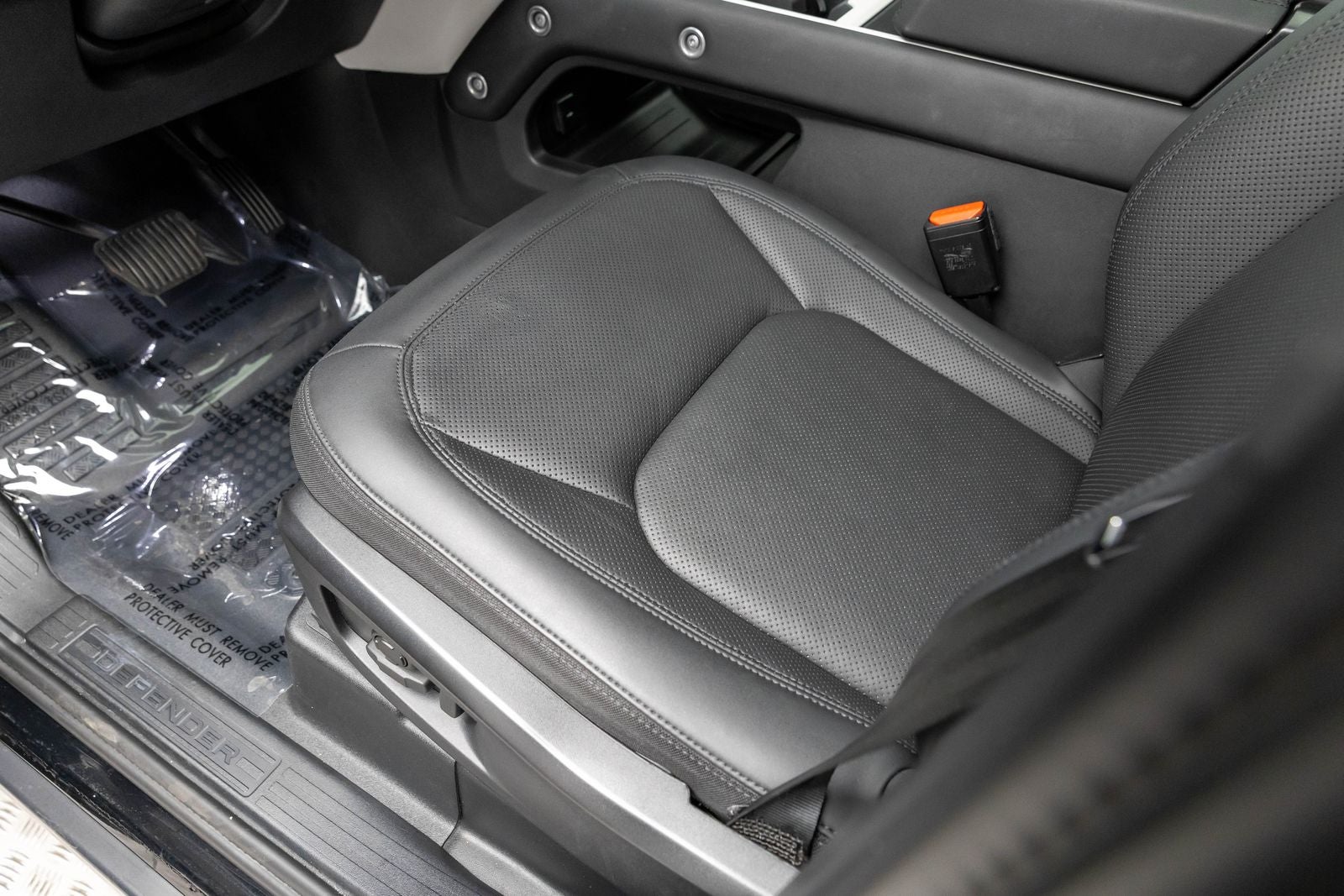 Land Rover Defender S 2025