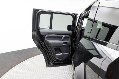 Land Rover Defender S 2025