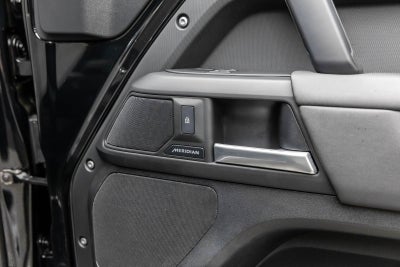 Land Rover Defender S 2025