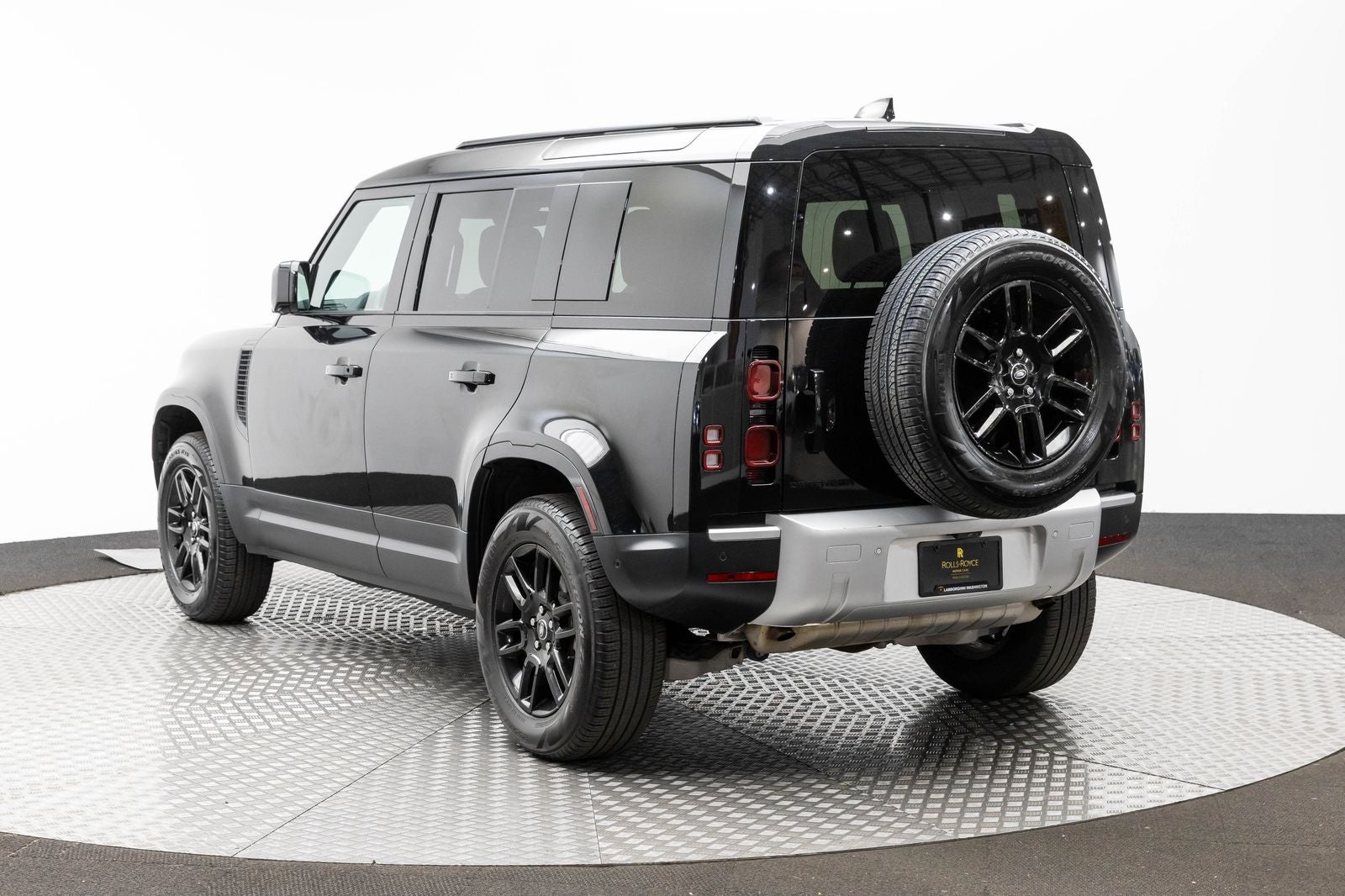 Land Rover Defender S 2025