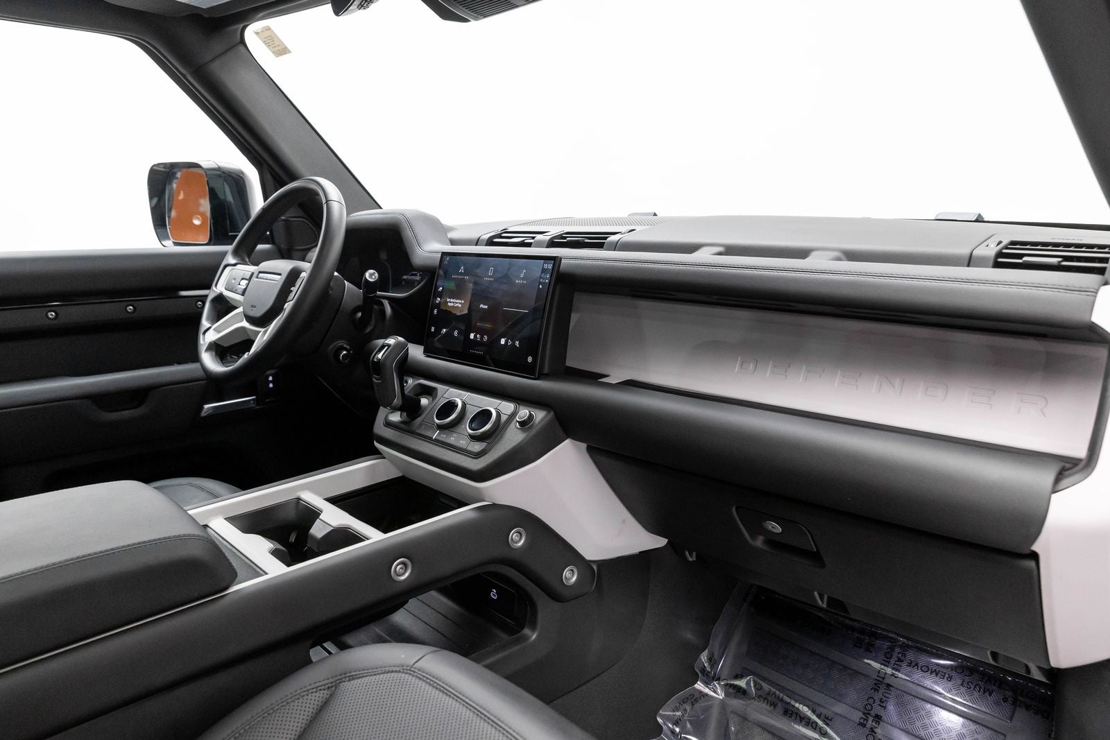 Land Rover Defender S 2025