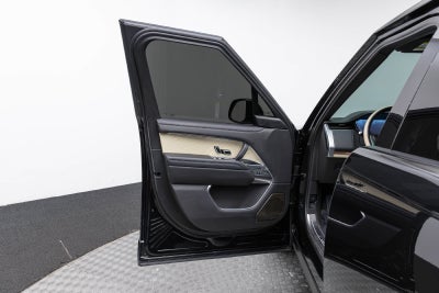 Land Rover Range Rover SV 2025