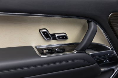 Land Rover Range Rover SV 2025