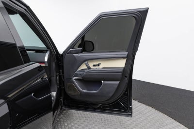 Land Rover Range Rover SV 2025