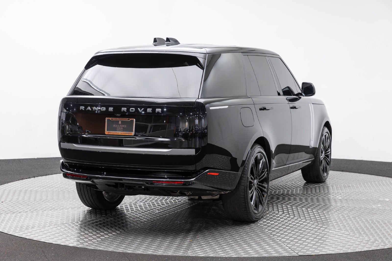 Land Rover Range Rover SV 2025