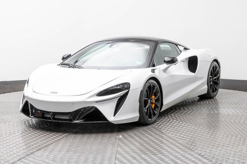 McLaren Artura Coupé 2023