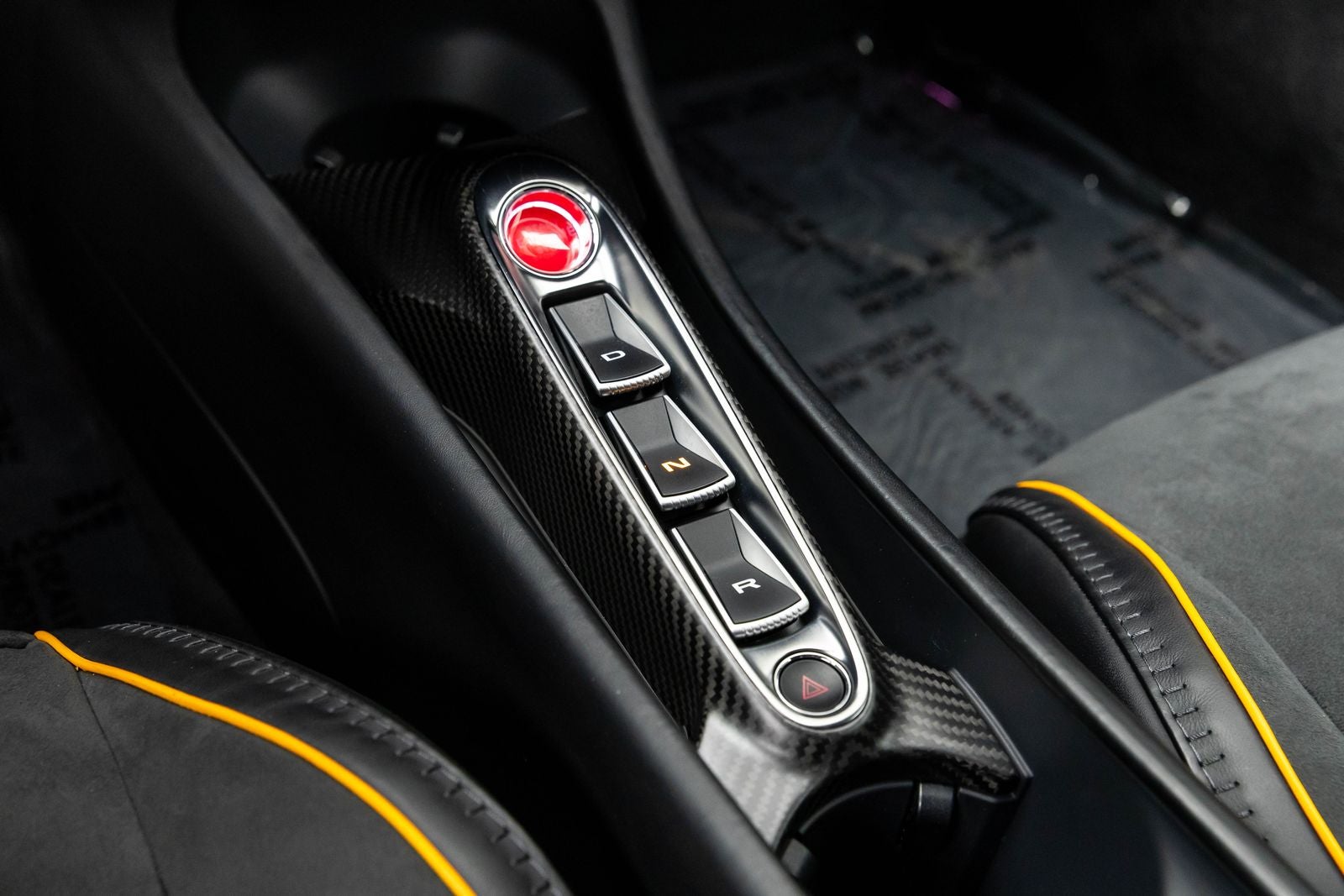 McLaren Artura Coupé 2023