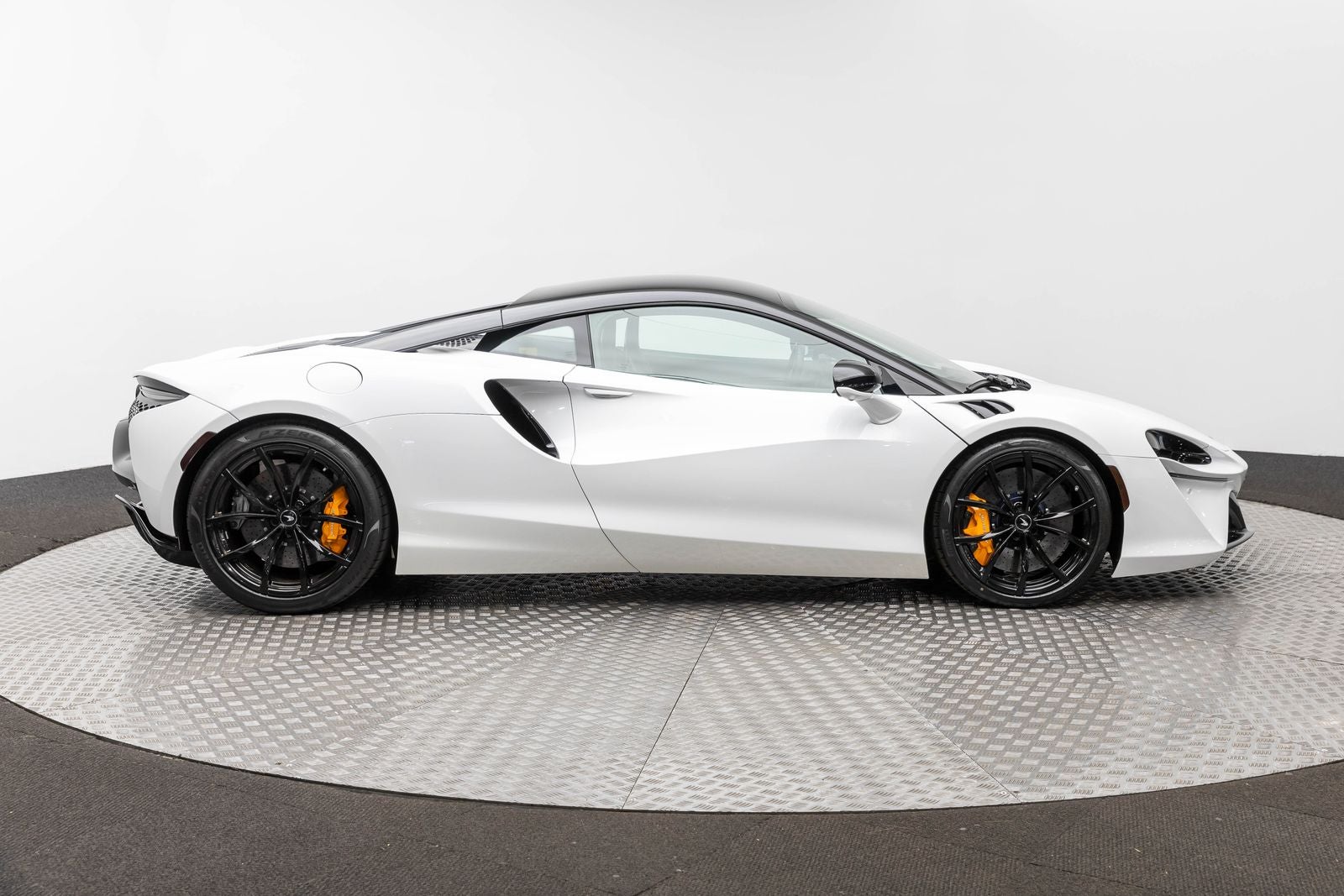 McLaren Artura Coupé 2023