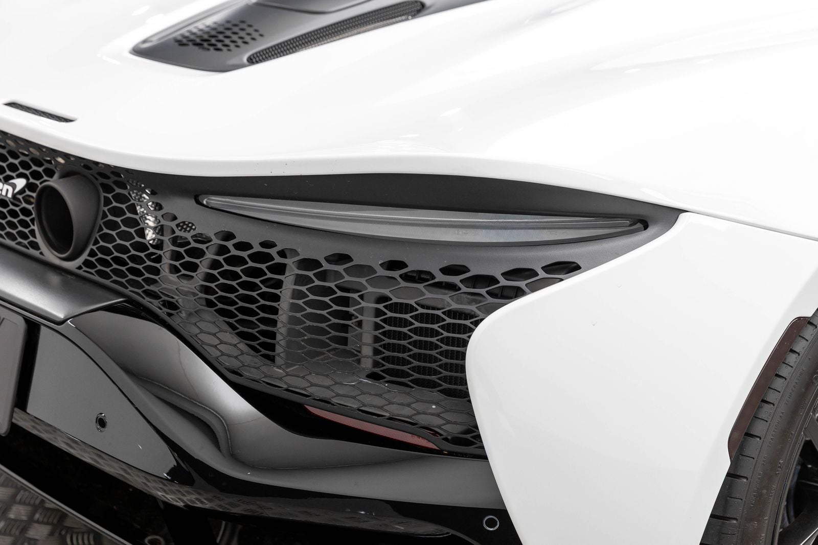 McLaren Artura Coupé 2023