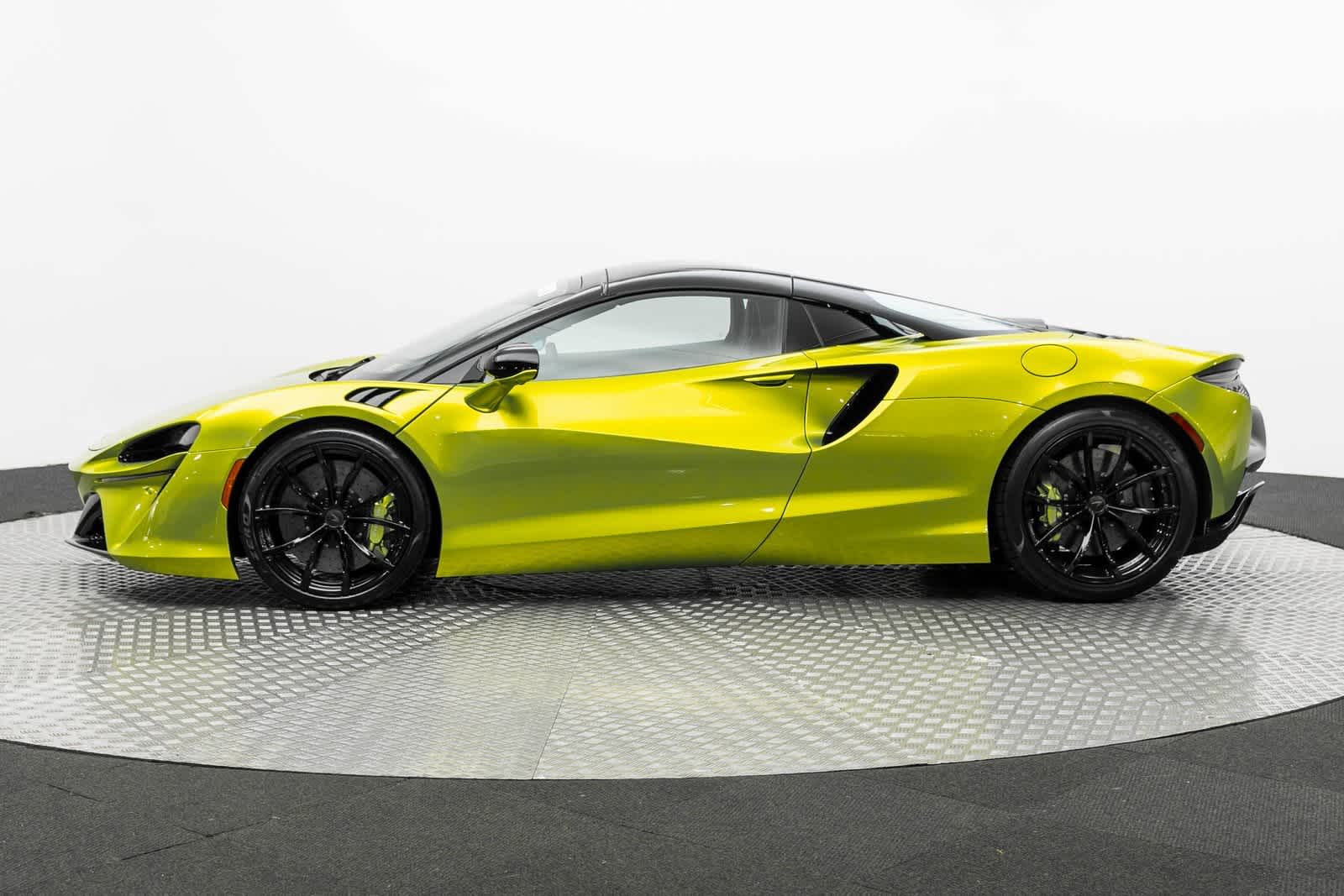 2025 McLaren Artura Spider