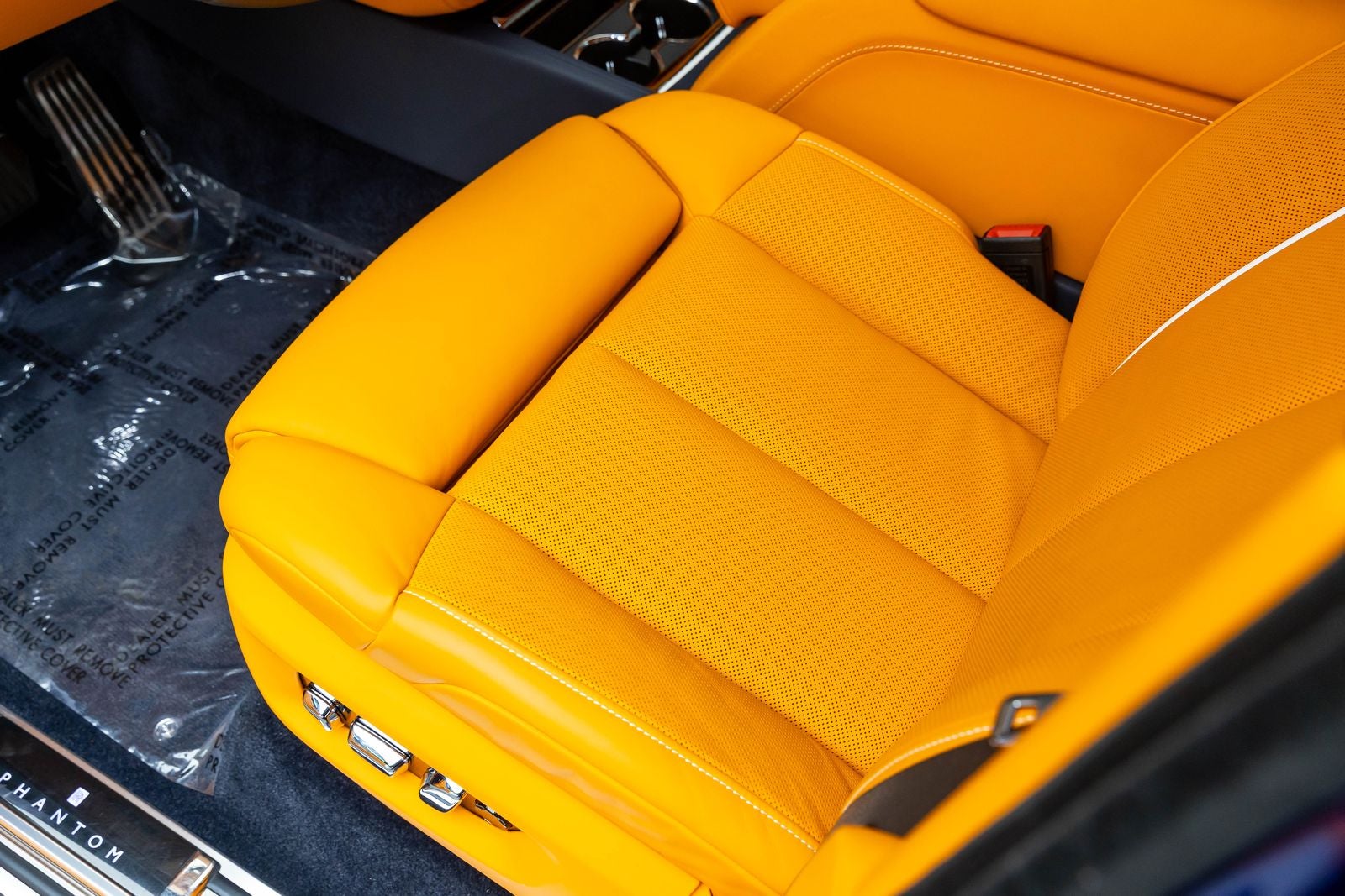 Rolls-Royce Phantom Sedán 2023