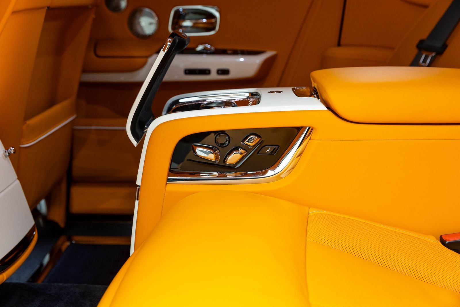 Rolls-Royce Phantom Sedán 2023