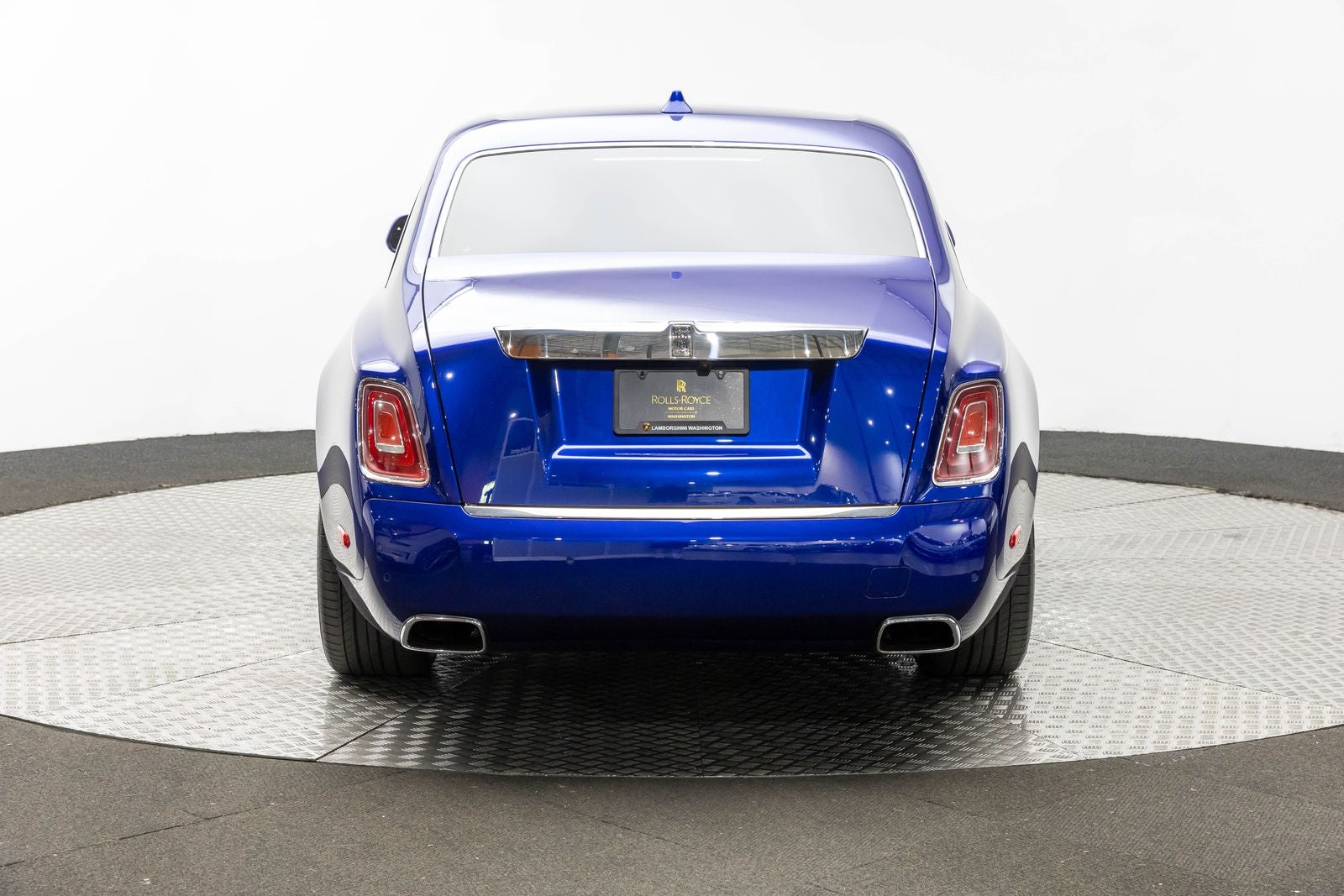 Rolls-Royce Phantom Sedán 2023