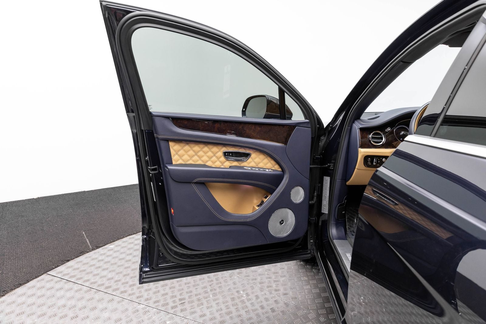 Bentley Bentayga V8 2021