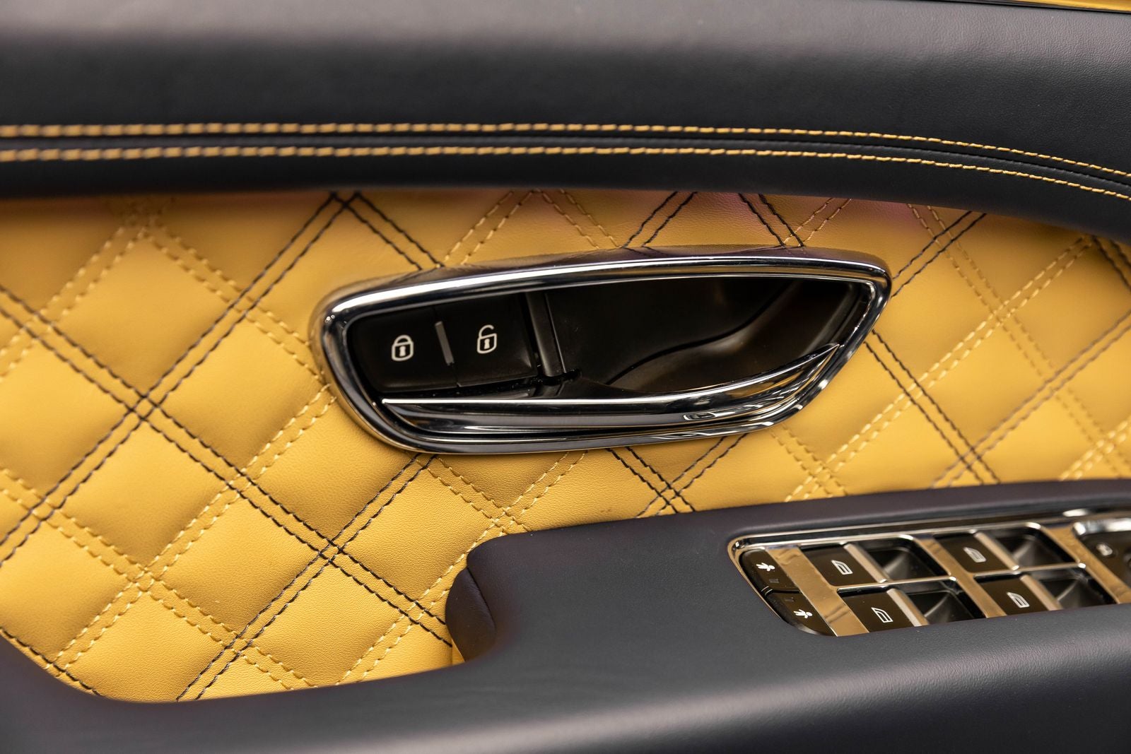 Bentley Bentayga V8 2021