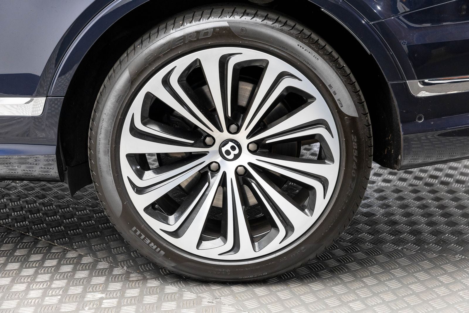 Bentley Bentayga V8 2021