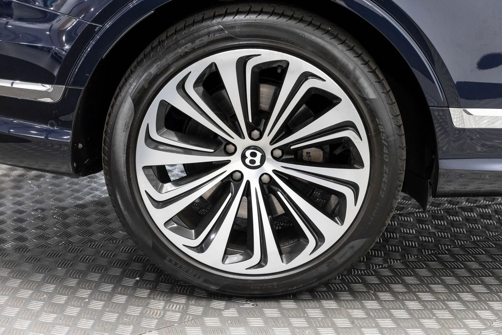 Bentley Bentayga V8 2021