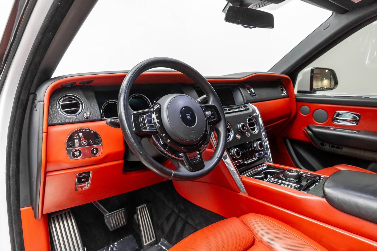 Rolls-Royce Cullinan SUV 2020