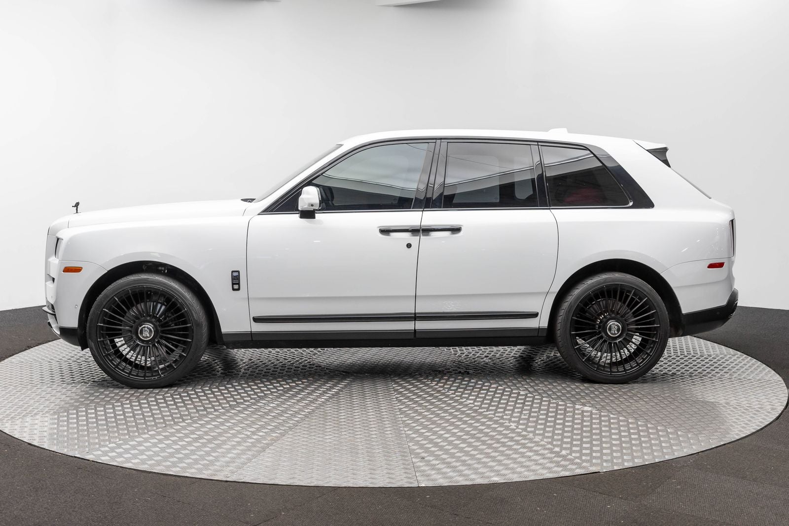 Rolls-Royce Cullinan SUV 2020