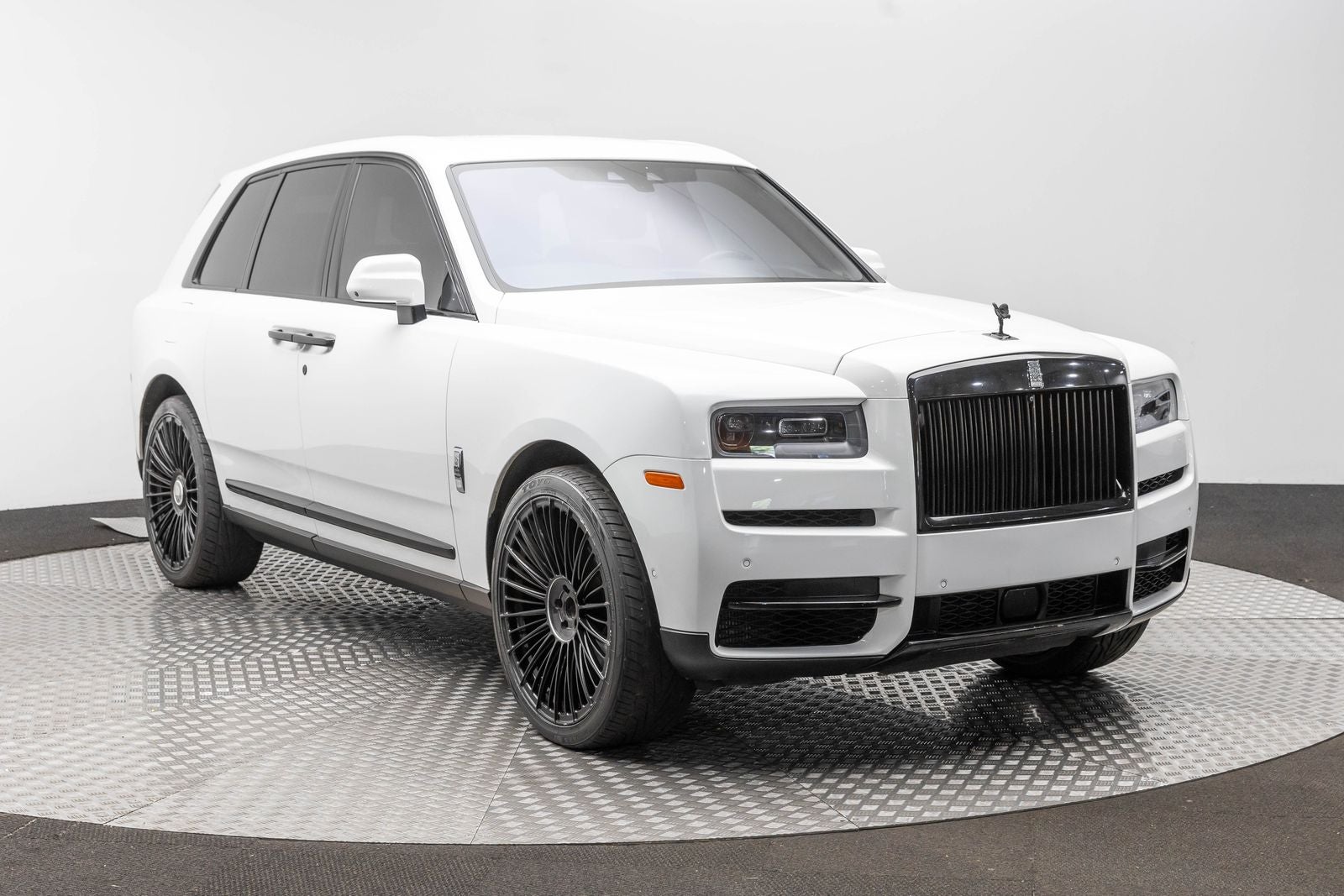 Rolls-Royce Cullinan SUV 2020