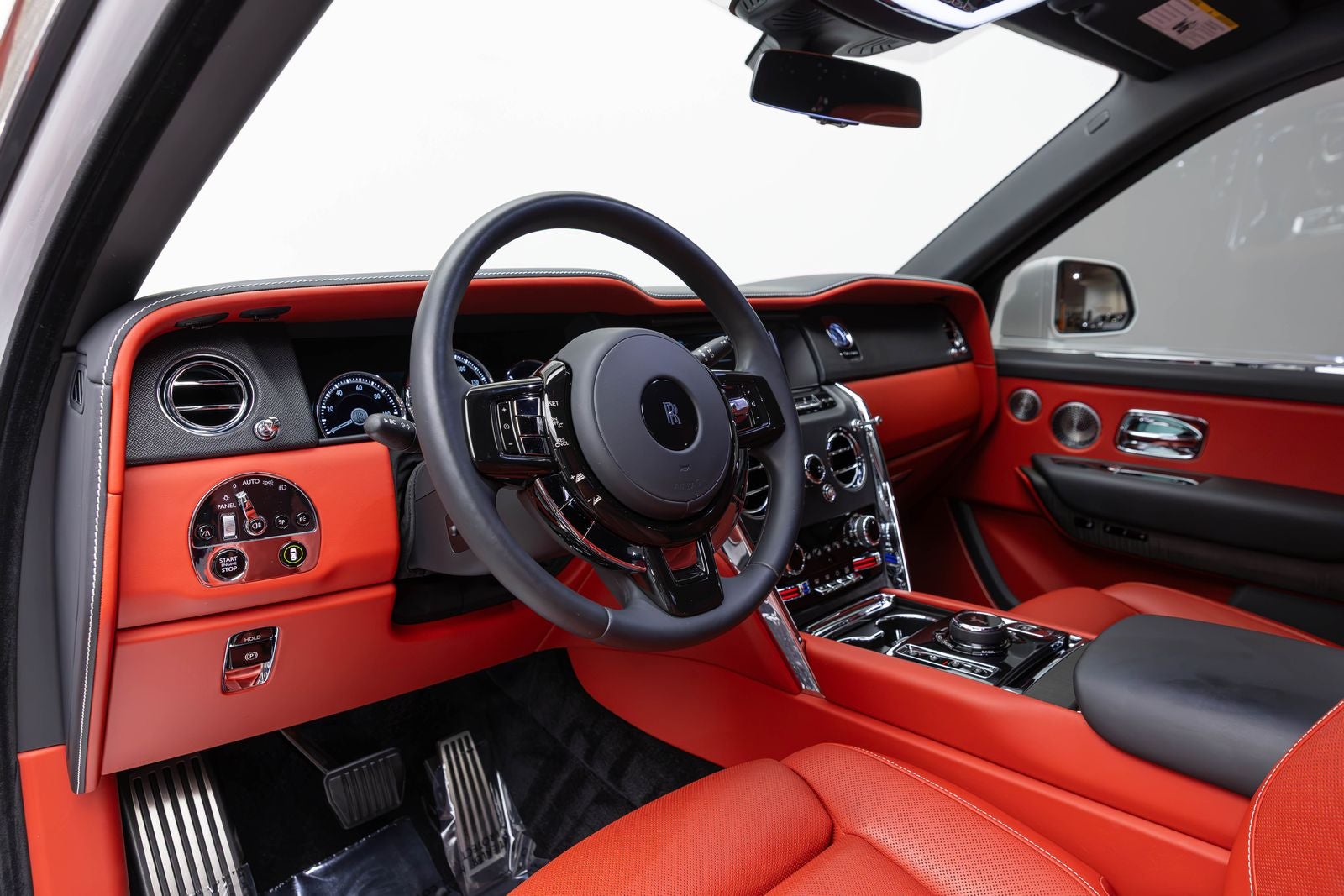 Rolls-Royce Cullinan SUV 2021