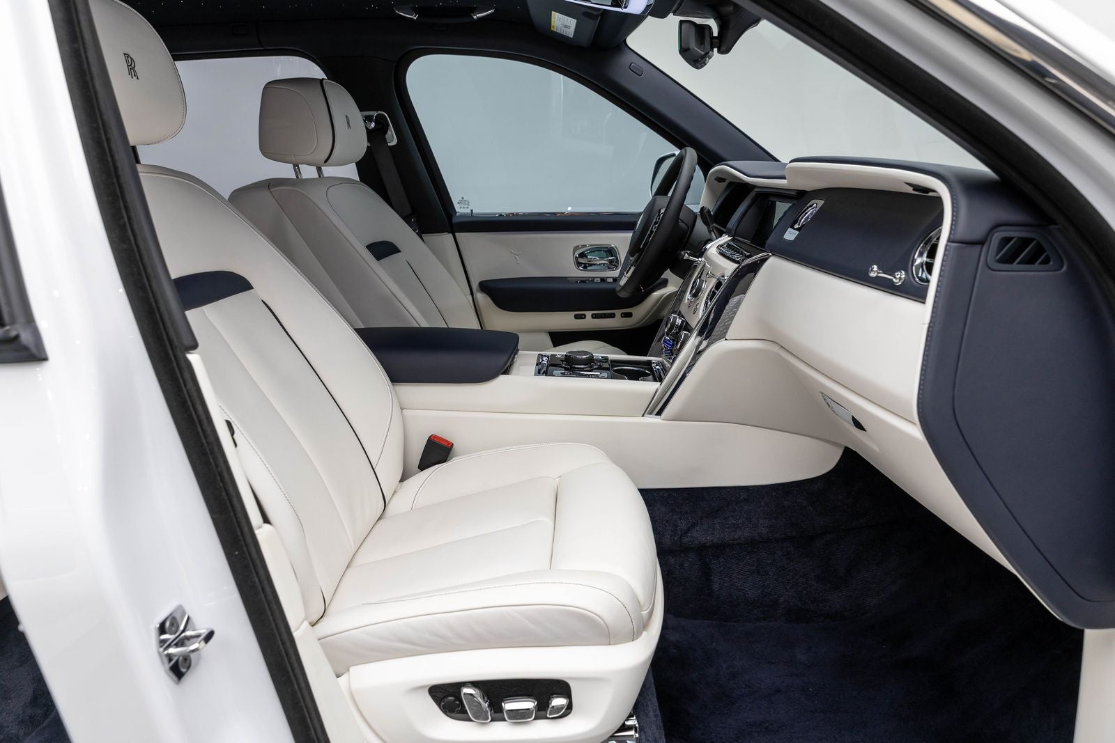 Rolls-Royce Cullinan SUV 2023