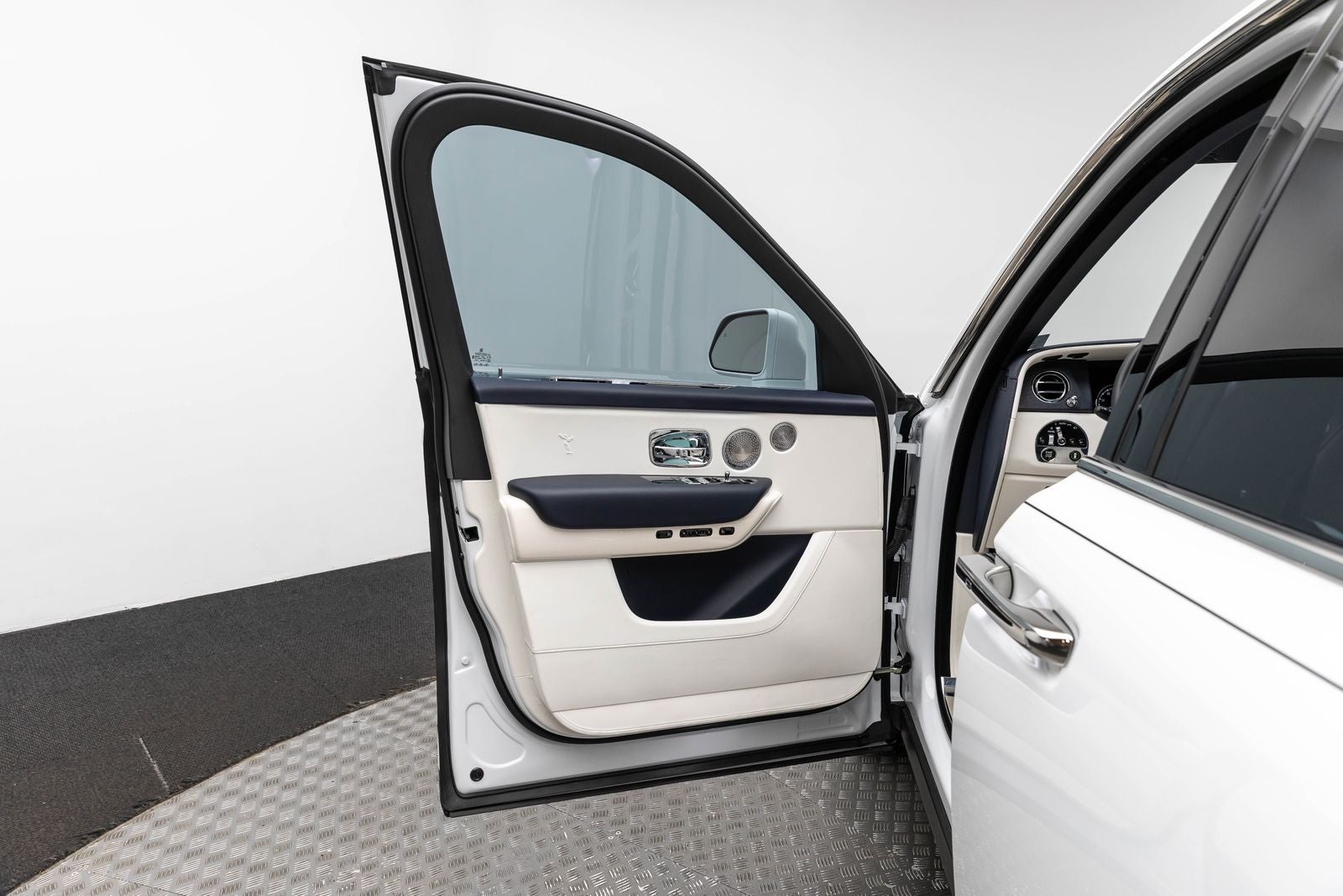 Rolls-Royce Cullinan SUV 2023