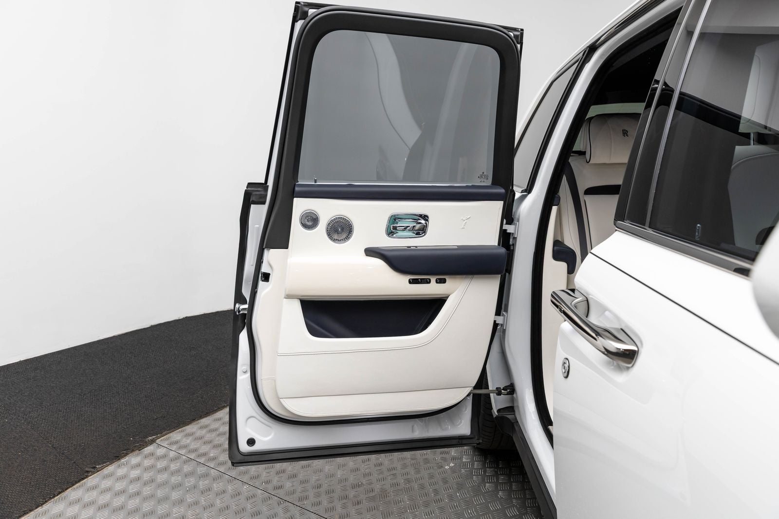 Rolls-Royce Cullinan SUV 2023