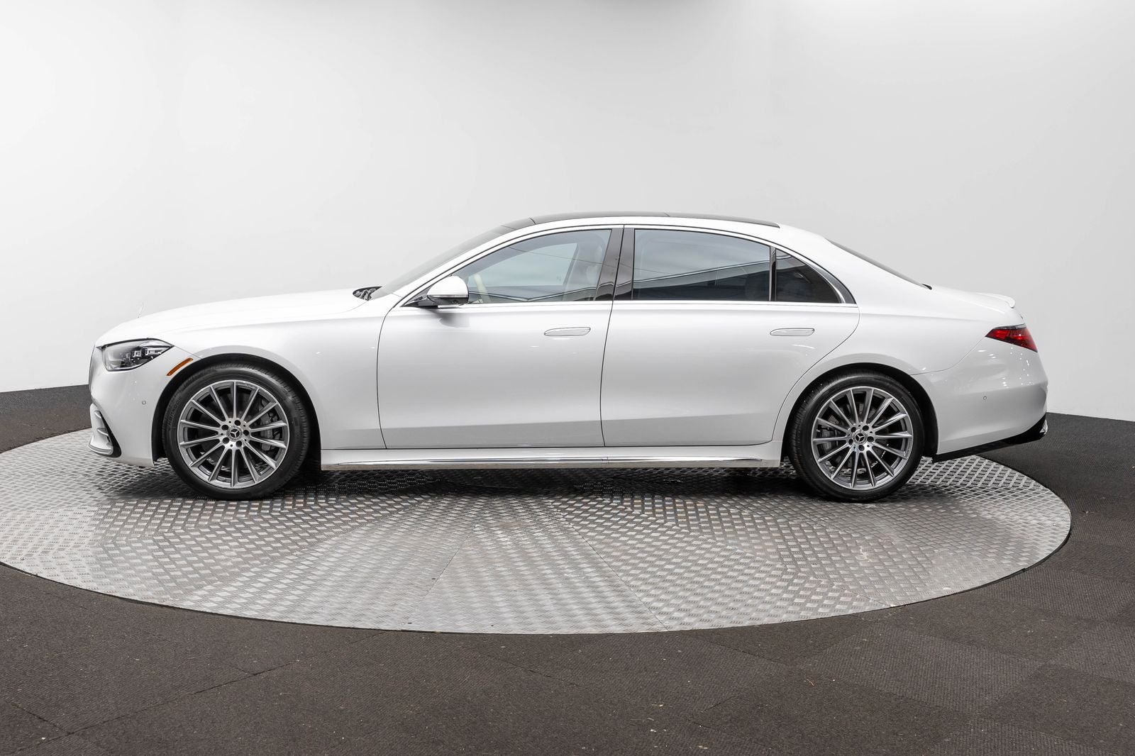 Mercedes-Benz S 580 2025 S 580