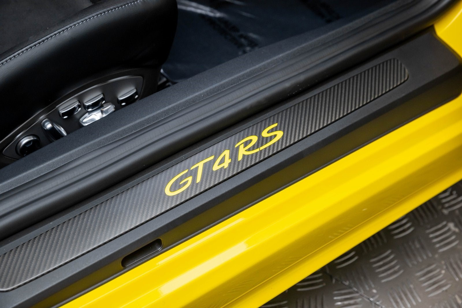 2024 Porsche 718 Cayman GT4 RS