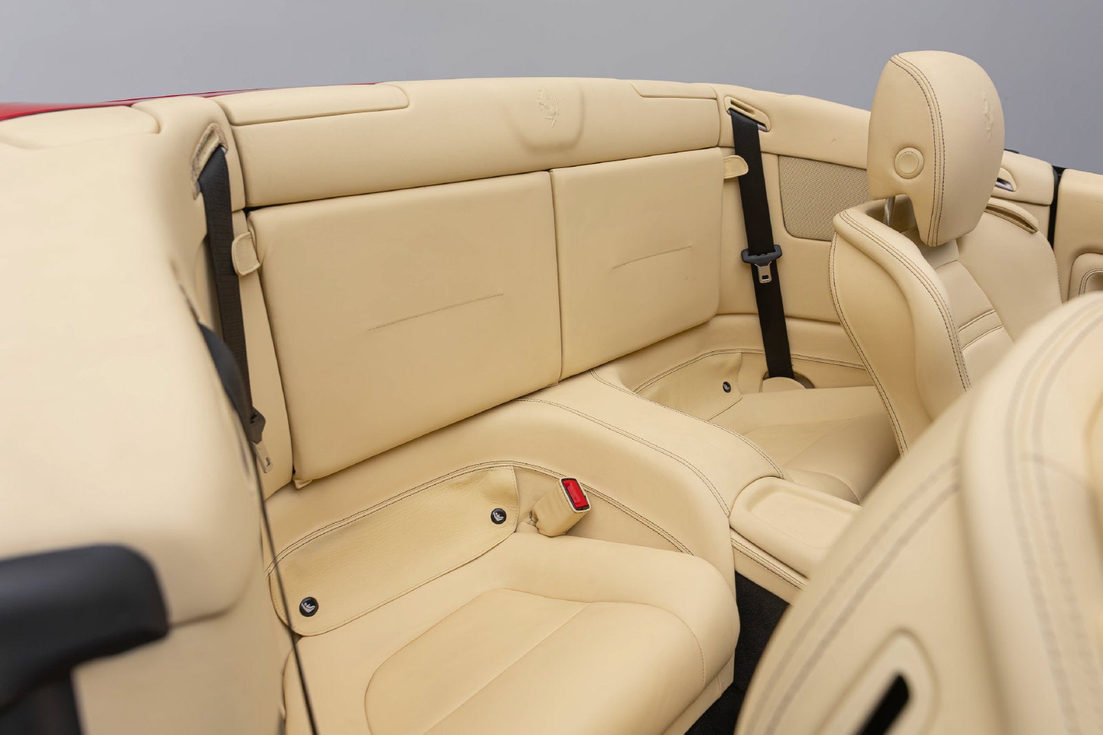 Ferrari California de 2 puertas descapotable de 2010