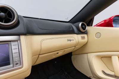 Ferrari California de 2 puertas descapotable de 2010