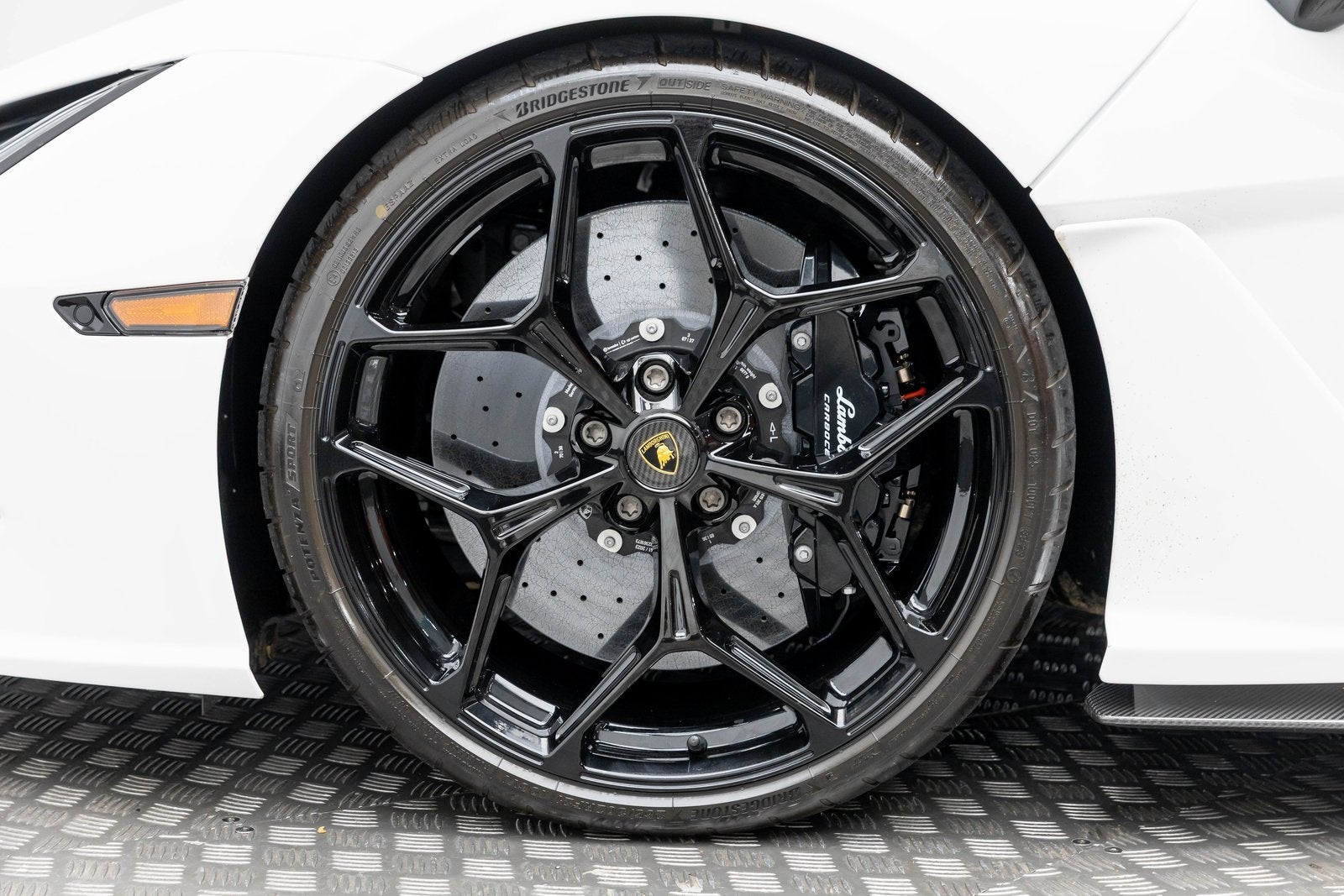 2024 Lamborghini Revuelto Coupé