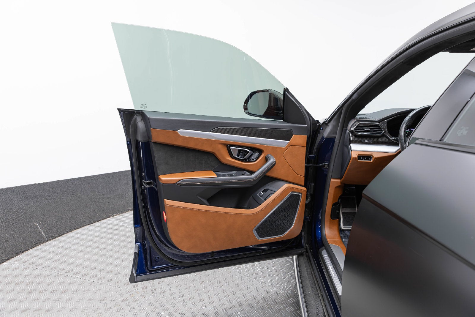 Lamborghini Urus AWD 2021