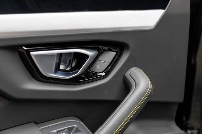 2022 Lamborghini Urus AWD