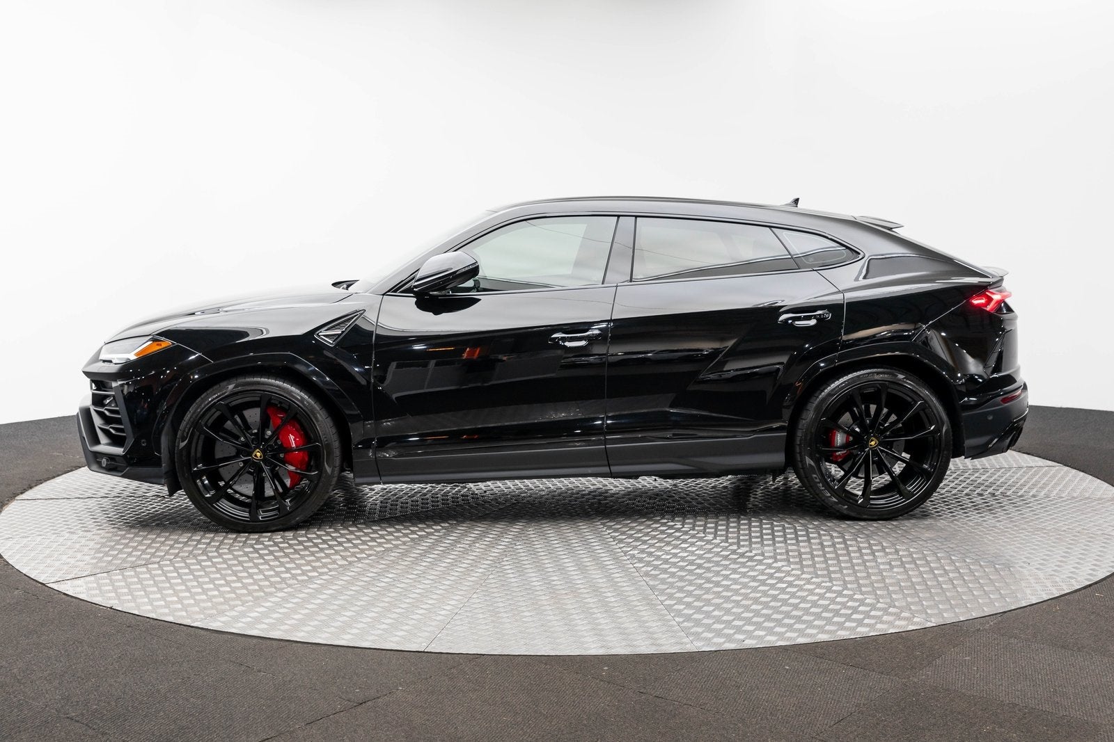 2022 Lamborghini Urus AWD