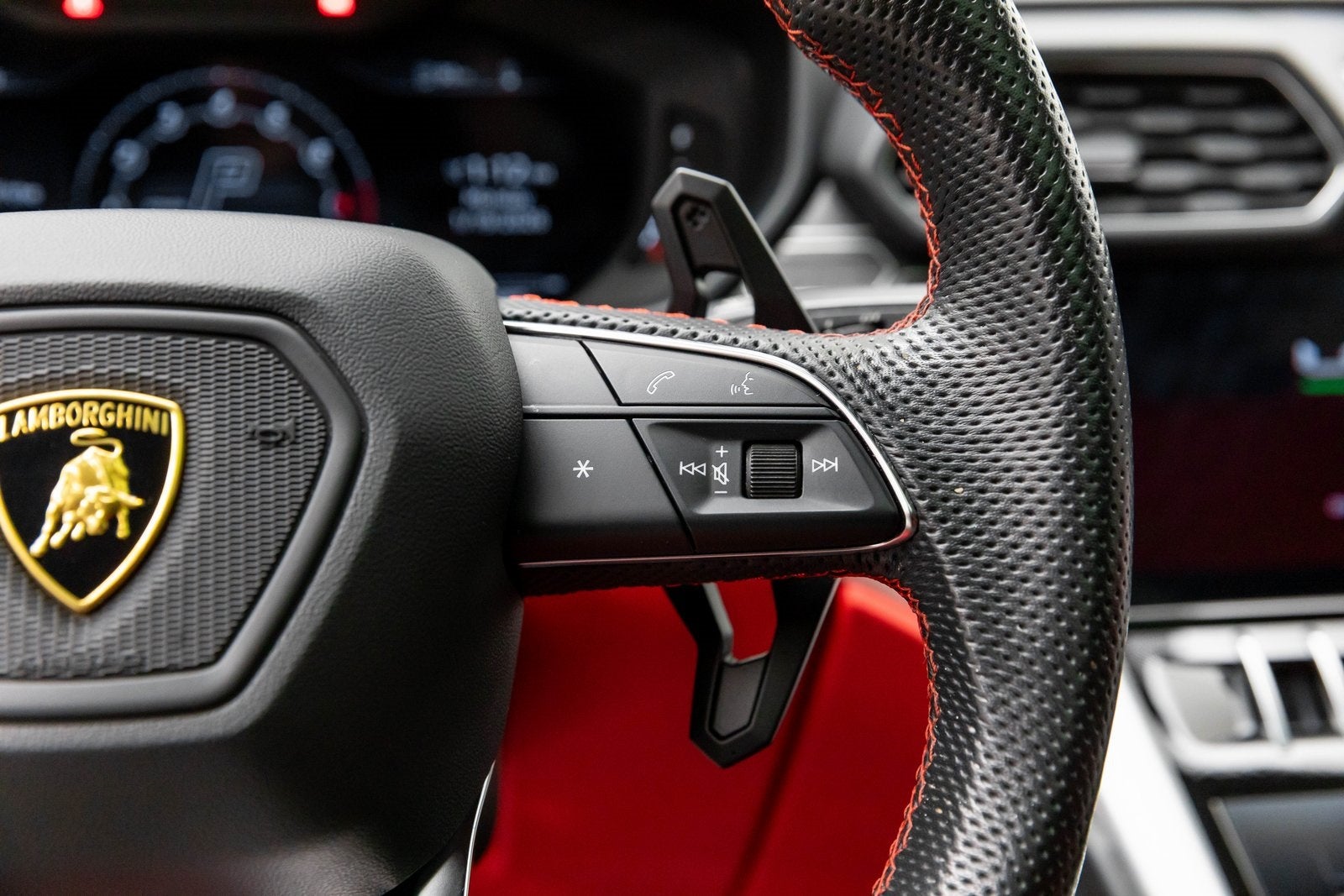 2022 Lamborghini Urus AWD