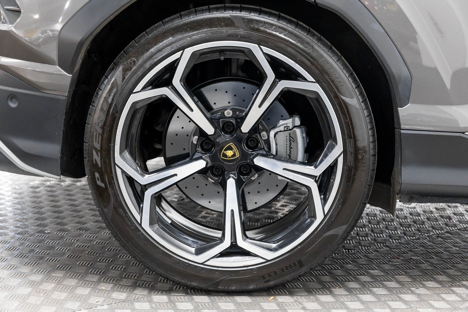 2022 Lamborghini Urus AWD