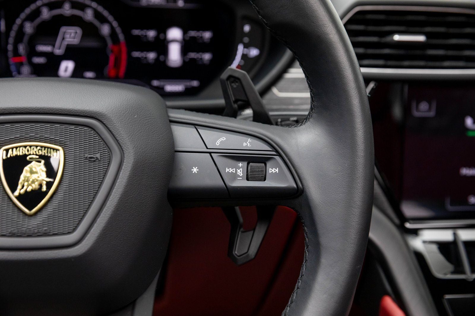 2023 Lamborghini Urus S