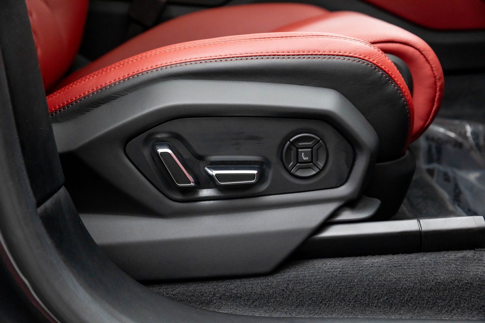 2023 Lamborghini Urus S